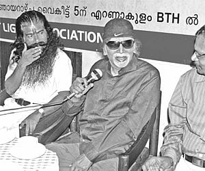 Singer K P Udayabhanu interacting with the audience at ‘ Poomukham’ organised by Heart Light Association in Kochi on Sunday. (From right) K K Prakash,