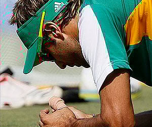 Imran Tahir's  thumb has been 'splintered and immobilized' due to an injury during the England match. (Photo: AP)