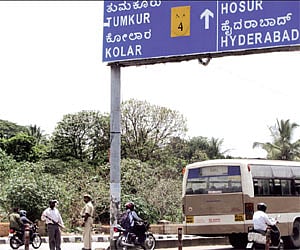 The beginning of the flyover from BIAL towards the city causes a lot of chaos.