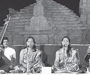 Soulful performances lift audience mood