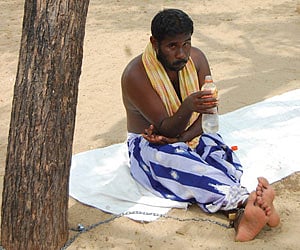 A mentally ill man chained | ENS