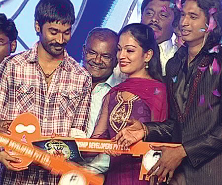 Sathya-Monika win Maanada Mayilada Season 6