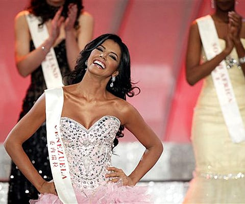 Miss World cries and cries