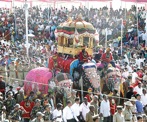 Jambu Savari captivates Mysore