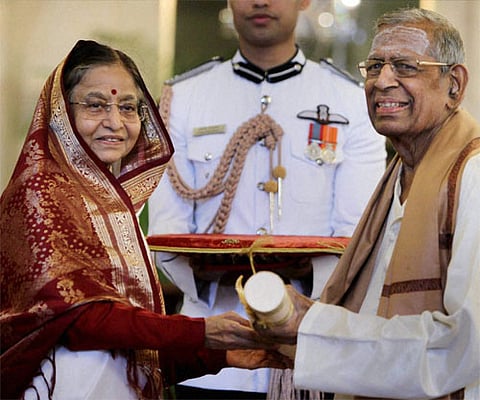 President Patil presents Padma Awards