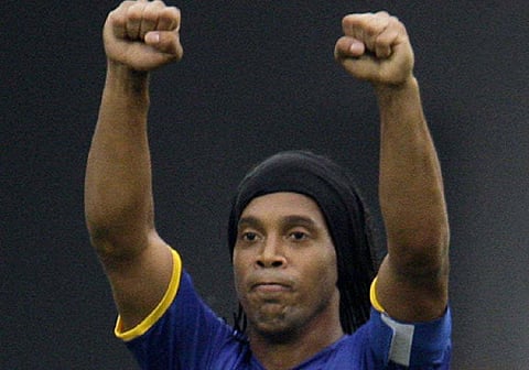 Ronaldinho loses Coke endorsement for drinking Pepsi