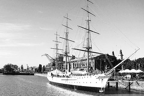 Cruising down the timeless Parana