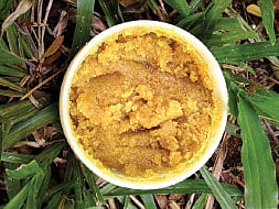 Sugar scrub for a glowing skin