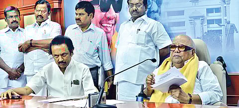 Karunanidhi somersaults on Tamil Eelam