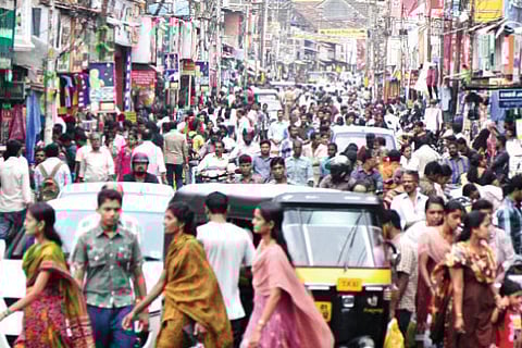 Onam feast: F1, carnival at Shangumugham