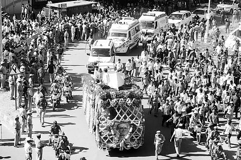 Seer laid to rest with state honours