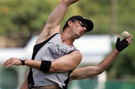 Shane Bond Joins Vettori as Brisbane Heat Coaching Staff