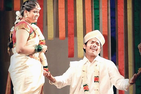 Pack of lies that offer a good laugh