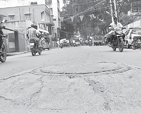Manholes 'raise' a different problem for Vellore vehicles