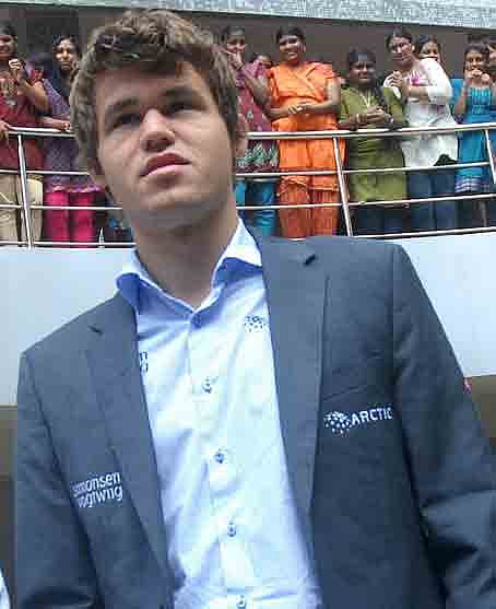Carlsen heads outdoor after tense 4th game