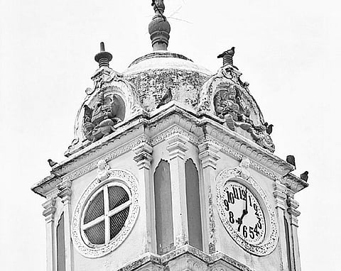 Tirumalai Nayakar Mahal Clock Stops
