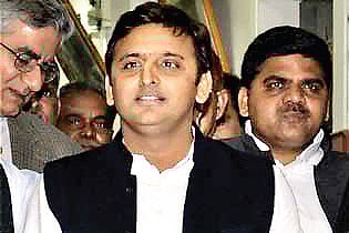 Akhilesh Yadav eyes 2014 votes with SP’s Budget number two
