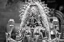 70kg gold Swarnalakshmi deity comes to Sripuram