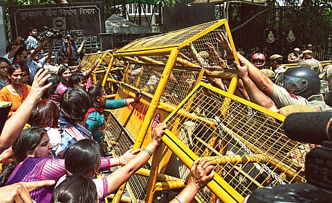 Migrants to blame or not: The jury is out