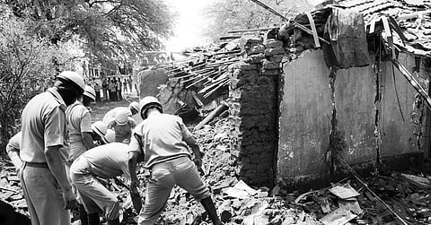 Blast in fireworks factory kills couple 