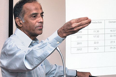 'India should learn from China to become an economic superpower'