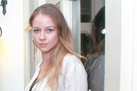 Sirens on! It's Dinka on the floor