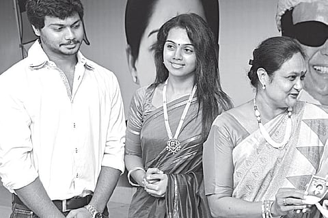 Actress Anuradha, Chef Damu join AIADMK in CM's presence