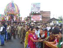 A chariot for women only