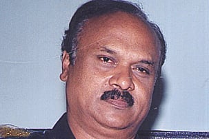 College yet to act on 'sexist' professor