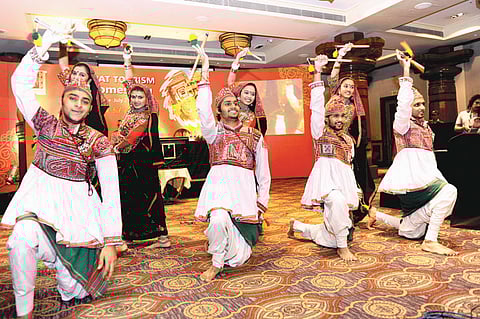 Gujarat invites Bangalore