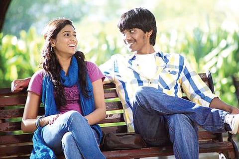 Aadhalal Kadhal Seiveer, a must watch