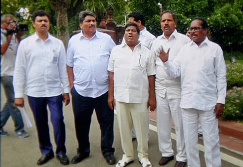 12 Seemandhra MPs suspended from LS for demanding 'justice'