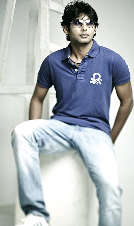 Aadhav gets romance right