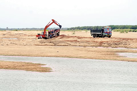 Protesters Turn to Gods in Tamil Nadu to Save River From Sand Mafia