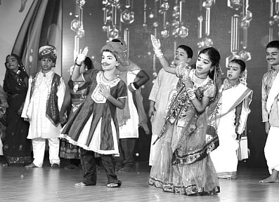 A Grand Tribute to the School Founder