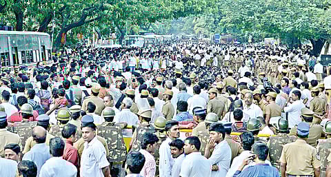 Chennai RSS Activists Court Arrest, Set free later