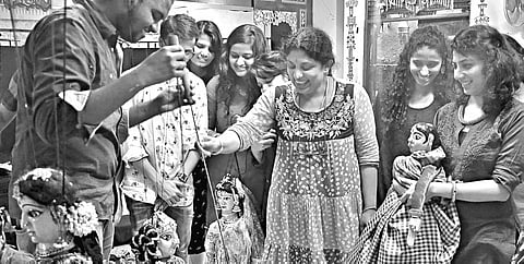 The Puppets Are Coming