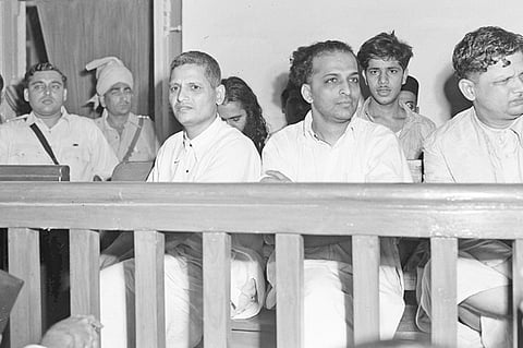 Congress Workers Burn Godse's Effigy in Thane