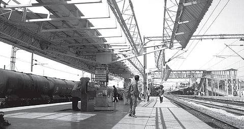 Railway Security Personnel Face Tough Time Sans Tech Support