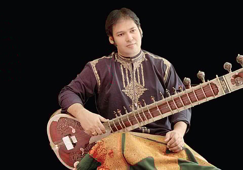 Staging a String of Artistes 