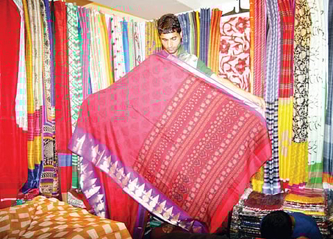 Weaving profit Silk way