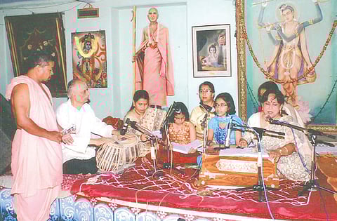 Bengali tunes in Tamil land 