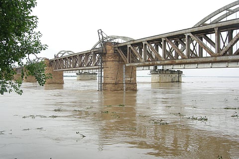 Andhra Plans to Link Godavari River With Krishna and Penna