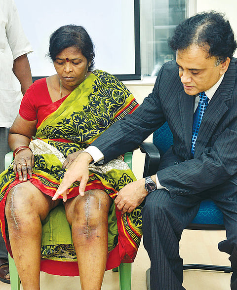 Now, Knee Replacement Comes Palm-Size, Thanks to I-Assist