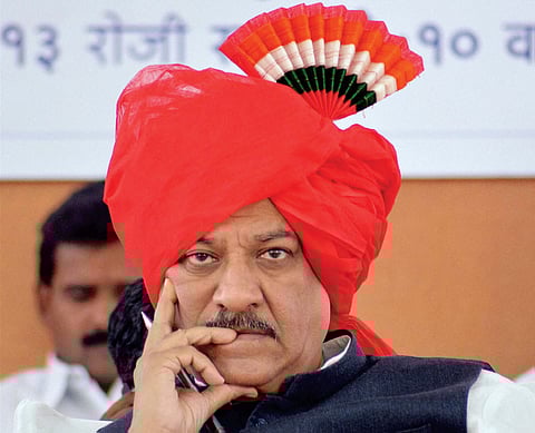 Chavan Does the Balancing Act, As Workers Cry Solo