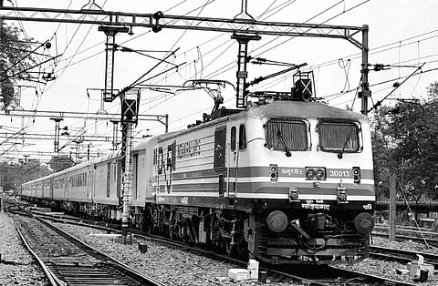 Decks Cleared for Semi-high Speed Delhi-Agra Rail Service