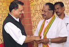 Actor Kollam Thulasi Joins BJP