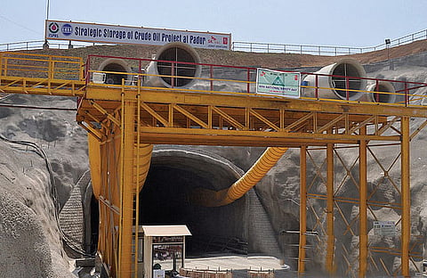 Billion-Dollar Chance to Store Cheap Crude Lost, Owing to Unfinished Caverns