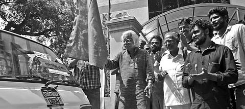 'Cinema Vandi' Flagged off in T'Puram