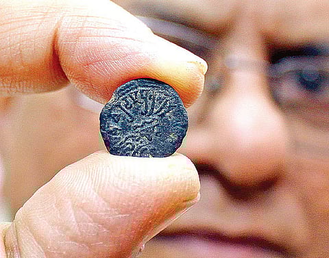 Buddhist Relics of 3rd Century Unearthed